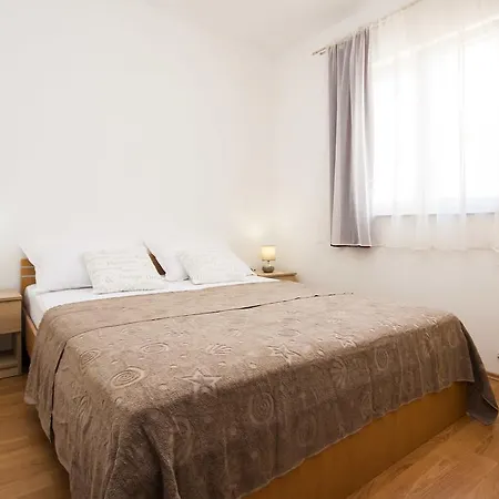 Apartment Beader