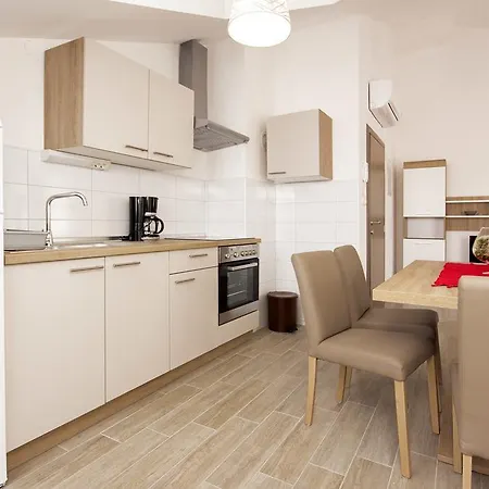 Beader Brodarica (Sibenik-Knin)