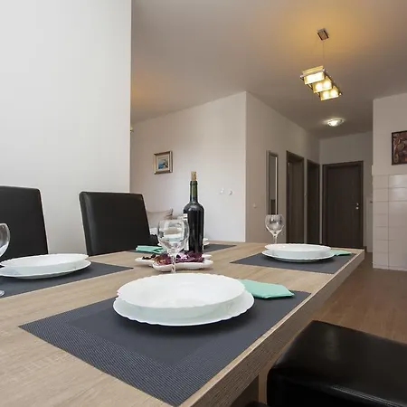 Beader * Brodarica (Sibenik-Knin)