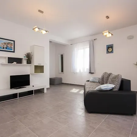 Beader Brodarica (Sibenik-Knin)