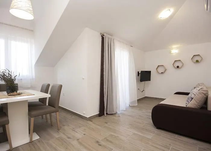 Beader Brodarica (Sibenik-Knin)