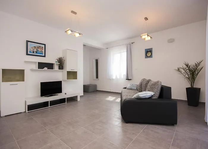 Beader Brodarica (Sibenik-Knin)